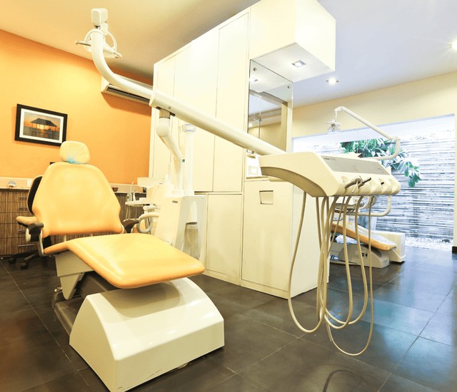 DENTAL CHAIR